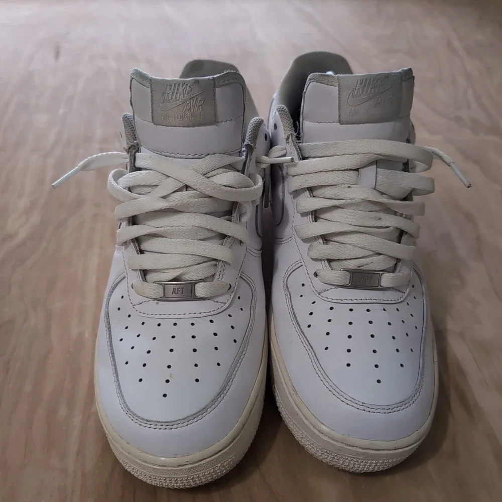 Nike Men's Air Force 1 Low '07 Athletic Shoes Triple White CW2288-111 Lot 10‎
